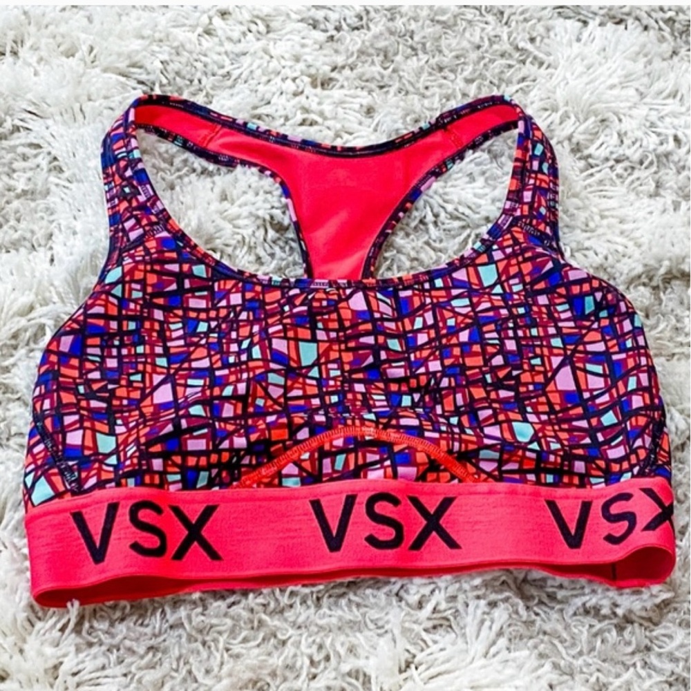 VICTORIA’S SECRET THE PLAYER
RACERBACK SPORT BRA